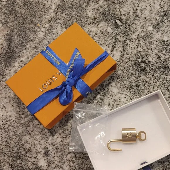 Louis Vuitton Padlock with Key #305. Made in France. - Picture 6 of 16